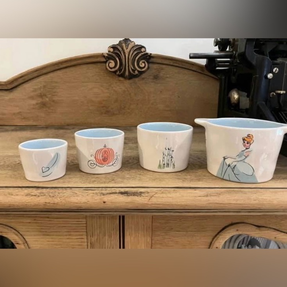 Rae Dunn Disney Cinderella
Measuring Cups